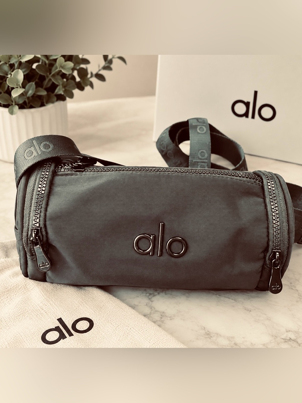 alo black cross Bag Like New